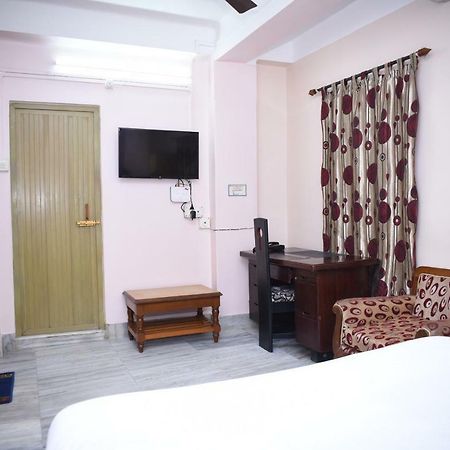 Spot On 37646 Hotel Centre Palace Silchar Eksteriør billede