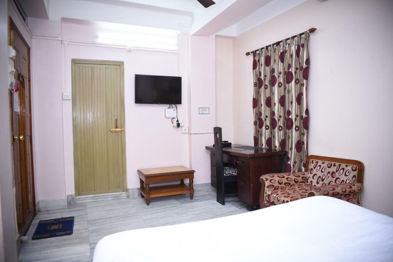 Spot On 37646 Hotel Centre Palace Silchar Eksteriør billede