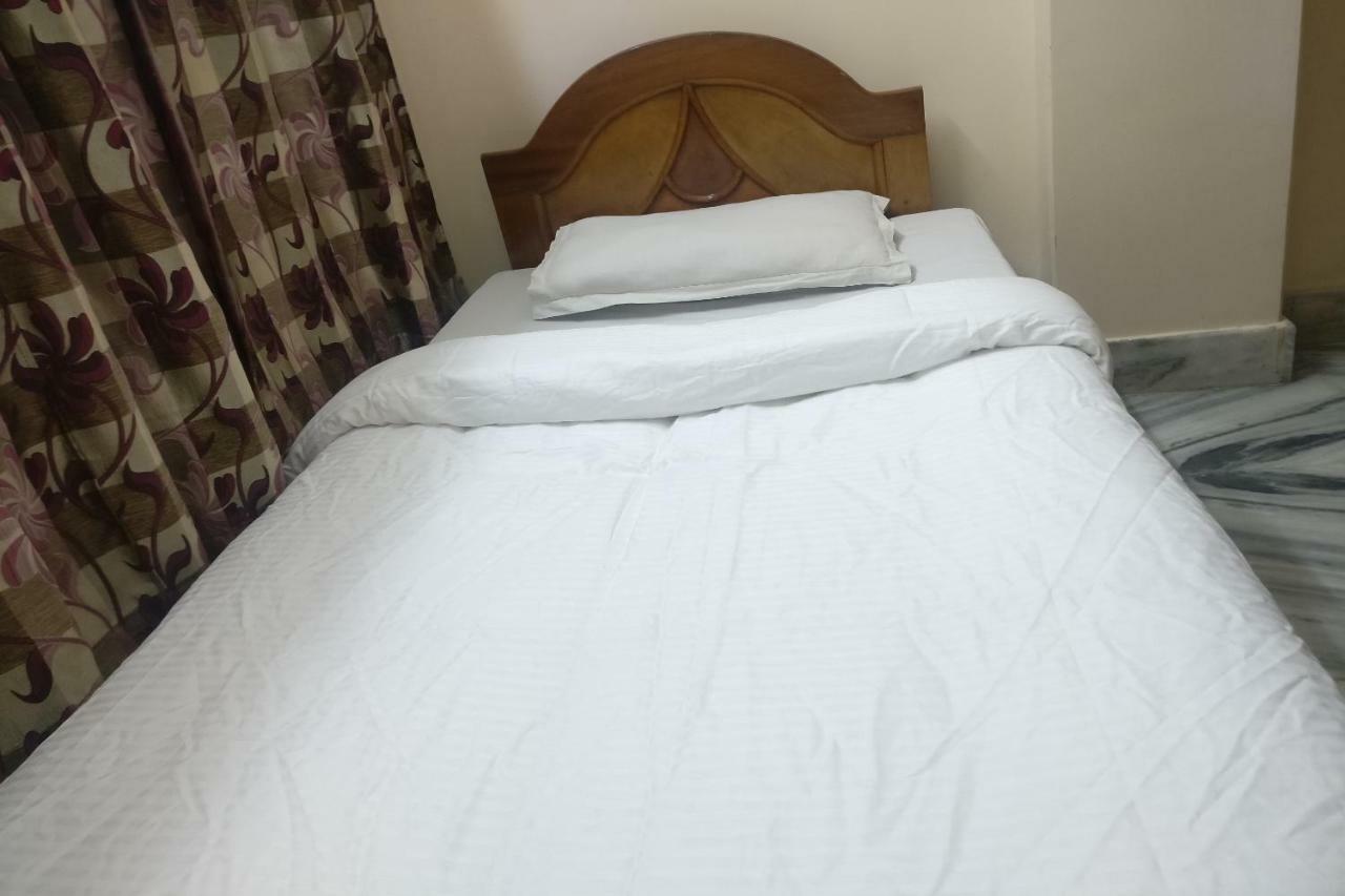 Spot On 37646 Hotel Centre Palace Silchar Eksteriør billede